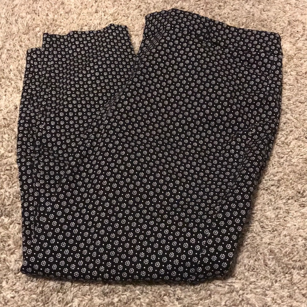 Old navy mid-rise pixie pants